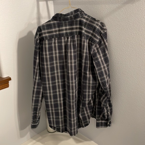 American Eagle Outfitters causal plaid button down shirt. Excellent condition. - Picture 3 of 3